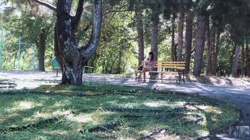 Русская пара сняла частную порно постановку  в парке  с аналом